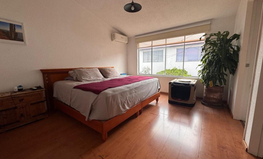 CASA EN RENTA EN CONDOMINIO CON JARDIN PROPIO