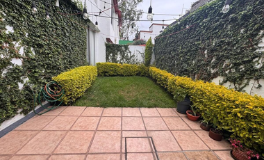 CASA EN RENTA EN CONDOMINIO CON JARDIN PROPIO