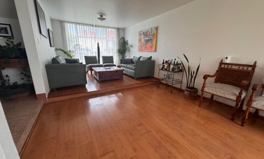 CASA EN RENTA EN CONDOMINIO CON JARDIN PROPIO