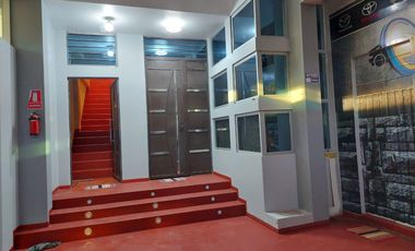 Por Avenida Horacio - Se Vende Casa con Salón de Eventos 460 m2.