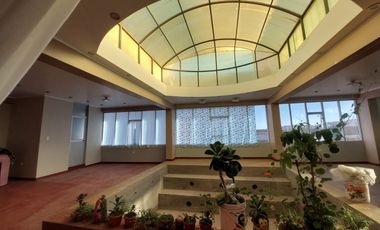 Por Avenida Horacio - Se Vende Casa con Salón de Eventos 460 m2.