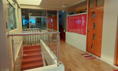 Por Avenida Horacio - Se Vende Casa con Salón de Eventos 460 m2.