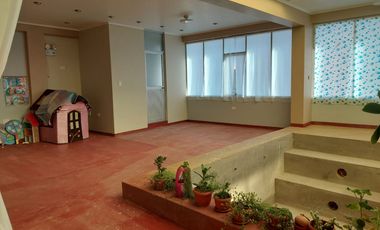 Por Avenida Horacio - Se Vende Casa con Salón de Eventos 460 m2.