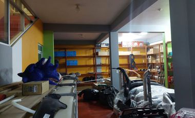 Por Avenida Horacio - Se Vende Casa con Salón de Eventos 460 m2.