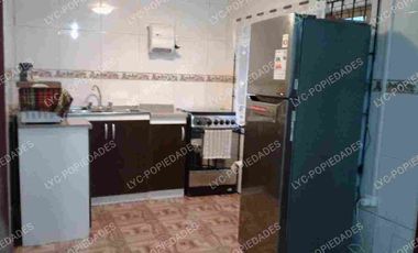 ARRIENDO GRAN CASA AMOBLADA, EQUIPADA PARA HASTA 12 PERSONAS. factura a empresas.
