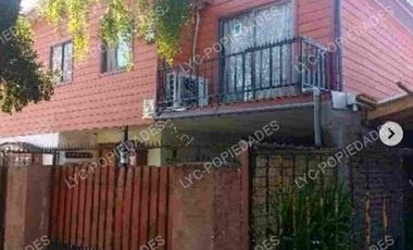 ARRIENDO GRAN CASA AMOBLADA, EQUIPADA PARA HASTA 12 PERSONAS. factura a empresas.