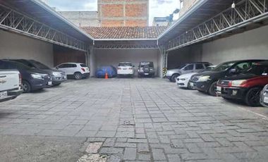 EN VENTA, AMPLIA PROPIEDAD EN EL CENTRO HISTÓRICO, GRAN POTENCIAL.