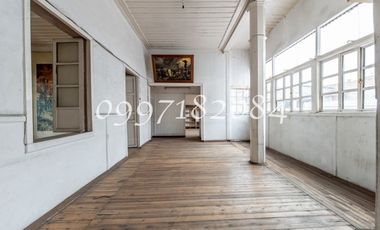 EN VENTA, AMPLIA PROPIEDAD EN EL CENTRO HISTÓRICO, GRAN POTENCIAL.