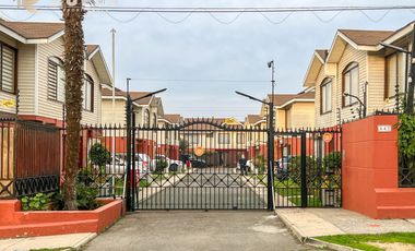 CASA EN ARRIENDO EN CONDOMINIO CENTRAL QUILPUÉ