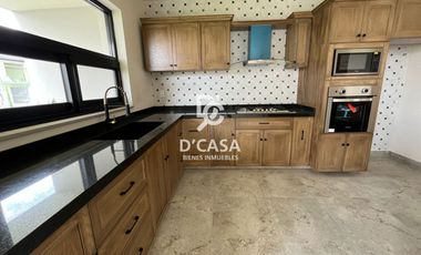 CASA EN VENTA EN GARDENIAS, ZIRÁNDARO