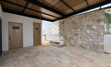 CASA EN VENTA EN GARDENIAS, ZIRÁNDARO