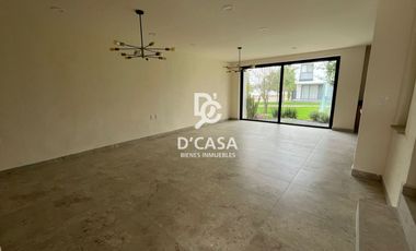 CASA EN VENTA EN GARDENIAS, ZIRÁNDARO