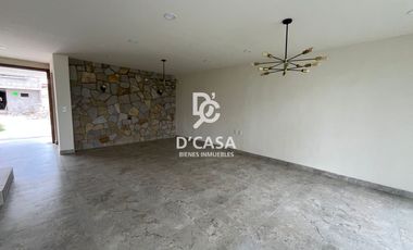 CASA EN VENTA EN GARDENIAS, ZIRÁNDARO