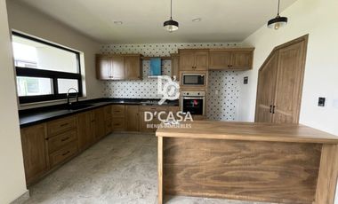 CASA EN VENTA EN GARDENIAS, ZIRÁNDARO