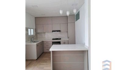 SE VENDE CASA NUEVA DE 2 PISOS – BARRIO SANTA MARTA, YOPAL