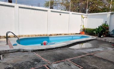 SE VENDE CASA UNIFAMILIAR EN EL BARRIO LOS HELECHOS