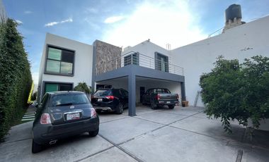 CASA EN VENTA UBICADA EN ATLIXCO, MUY CERCA DEL RESTAURANTE PALMIRA