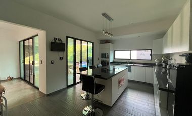 CASA EN VENTA UBICADA EN ATLIXCO, MUY CERCA DEL RESTAURANTE PALMIRA