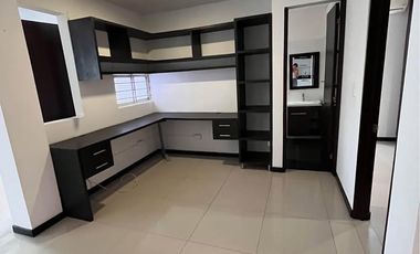 SE VENDE MODERNA CASA EN BARRIO MONTECARLO, YOPAL