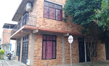 SE VENDE CASA CON 2 APARTAMENTOS INDEPENDIENTES