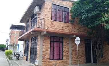 SE VENDE CASA CON 2 APARTAMENTOS INDEPENDIENTES