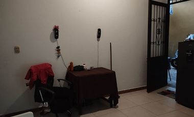 SE VENDE CASA CON 2 APARTAMENTOS INDEPENDIENTES