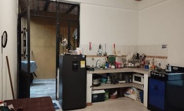 SE VENDE CASA CON 2 APARTAMENTOS INDEPENDIENTES