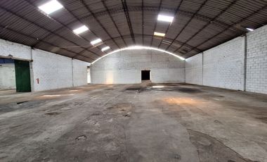 VENTA GALPON INDUSTRIAL COMO TERRENO, SECTOR LA CRISTIANIA, NORTE DE QUITO