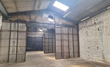 VENTA GALPON INDUSTRIAL COMO TERRENO, SECTOR LA CRISTIANIA, NORTE DE QUITO