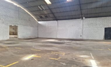 VENTA GALPON INDUSTRIAL COMO TERRENO, SECTOR LA CRISTIANIA, NORTE DE QUITO