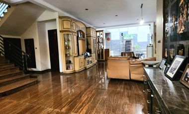 Dijual Rumah di Puri Indah LT 450 terletak di Salah Satu Blok dengan Row Jalan Terlebar