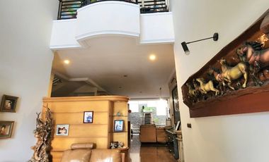 Dijual Rumah di Puri Indah LT 450 terletak di Salah Satu Blok dengan Row Jalan Terlebar