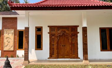 RUMAH KLASIK MODERN SIAP CUSTOM JADI VILLA DI BOROBUDUR