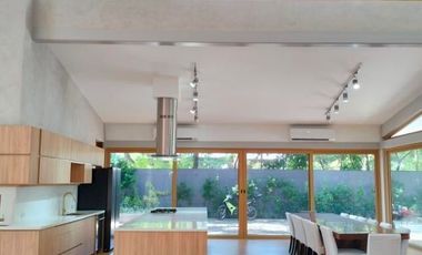 350 sqm 4BR Bungalow House for Rent at Ayala Alabang Village, Muntinlupa City