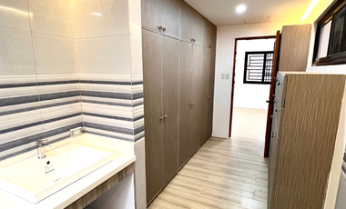 FOR SALE: 4-Bedroom House and Lot in Molave Park Subdivision, Merville, Parañaque