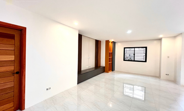 FOR SALE: 4-Bedroom House and Lot in Molave Park Subdivision, Merville, Parañaque