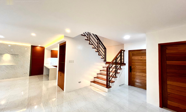 FOR SALE: 4-Bedroom House and Lot in Molave Park Subdivision, Merville, Parañaque