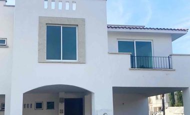 Se renta casa en La Marina
