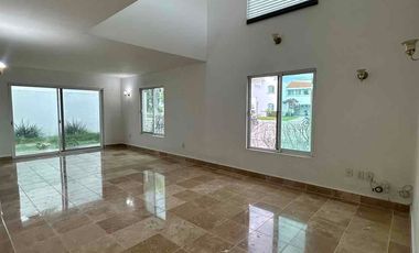 Se renta casa en La Marina