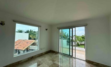 Se renta casa en La Marina