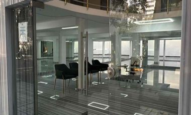 LOCAL COMERCIAL CON OFICINAS