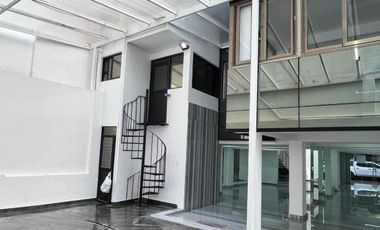 LOCAL COMERCIAL CON OFICINAS