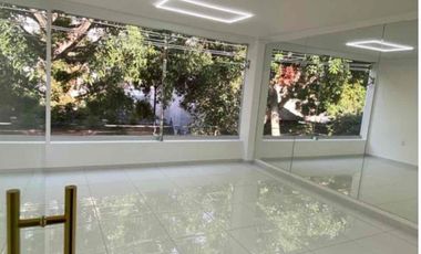 LOCAL COMERCIAL CON OFICINAS