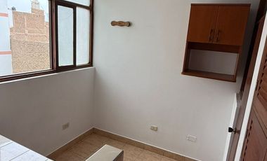 VENTA DE DEPARTAMENTO EN TERCER PISO EN SANTA VICTORIA DE CHICLAYO