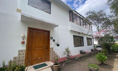 VENTA PROPIEDAD EXCLUSIVA, AMPLIOS JARDINES, SANTA INES, CERCA COLEGIO MENOR, USFQ