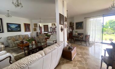 VENTA PROPIEDAD EXCLUSIVA, AMPLIOS JARDINES, SANTA INES, CERCA COLEGIO MENOR, USFQ