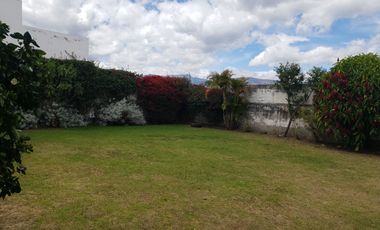 VENTA PROPIEDAD EXCLUSIVA, AMPLIOS JARDINES, SANTA INES, CERCA COLEGIO MENOR, USFQ