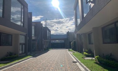Venta casa en Cumbayá santa Ines