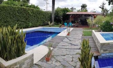 SE VENDE CASA CAMPESTRE