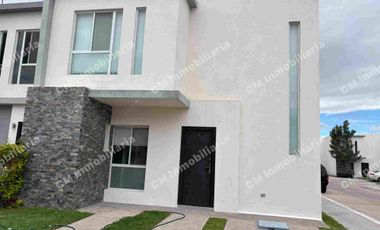 Casa en RENTA en Pozos ( la cantera )
